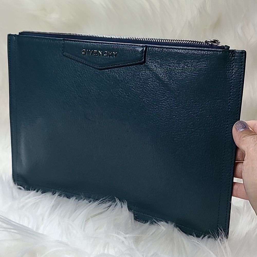 💯 Authentic Givenchy Clutch Bag🍀 - Picture 14 of 14